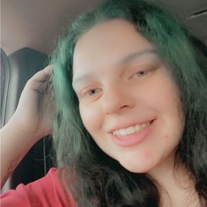 Meet your Posher, Evelyn